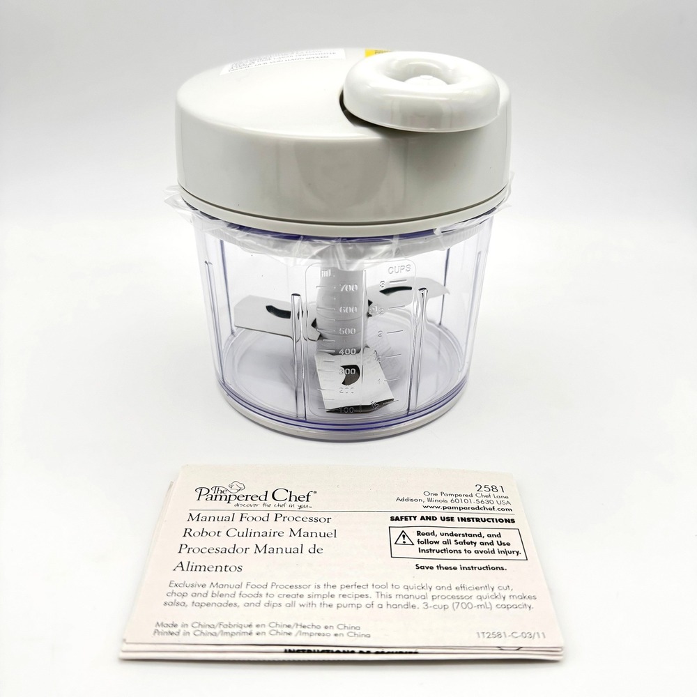 Pampered Chef Manual Food Processor 2581 White 3 Cup 700mL Chopper Mixer